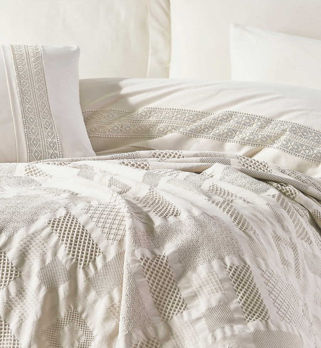 FREYA Cotton Bedding Set with Bedcover / CREAM